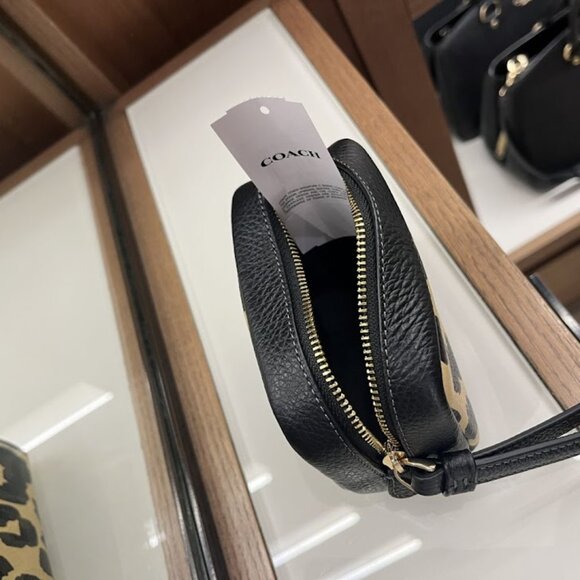 Coach Pouch Wristlet with Leopard Print CBP13 - Picture 9 of 9